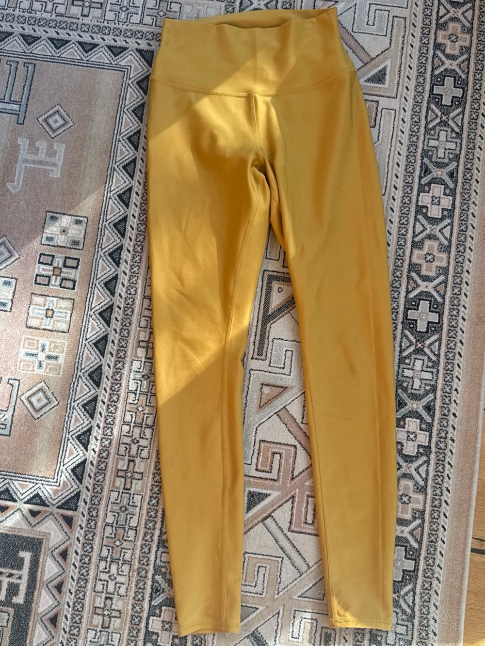 Alo Yoga Airlift Yellow Gold Leggings Medium